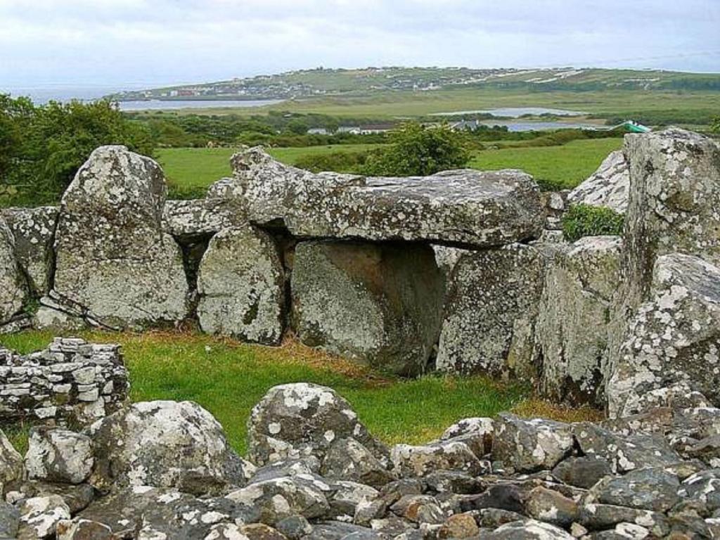 The Benwiskin Centre Ballaghnatrillick Экстерьер фото