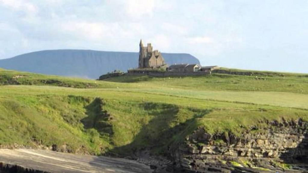 The Benwiskin Centre Ballaghnatrillick Экстерьер фото