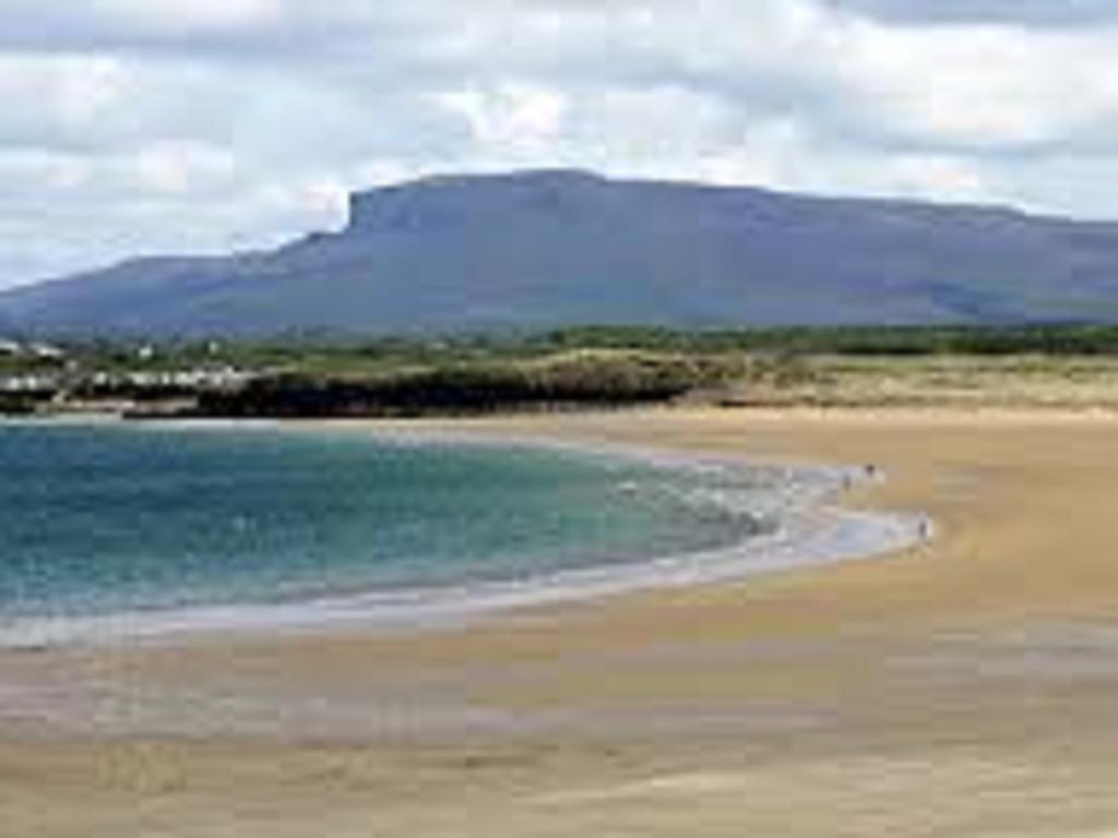 The Benwiskin Centre Ballaghnatrillick Экстерьер фото